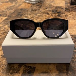 DEZI CHARGE IT SUNNIES